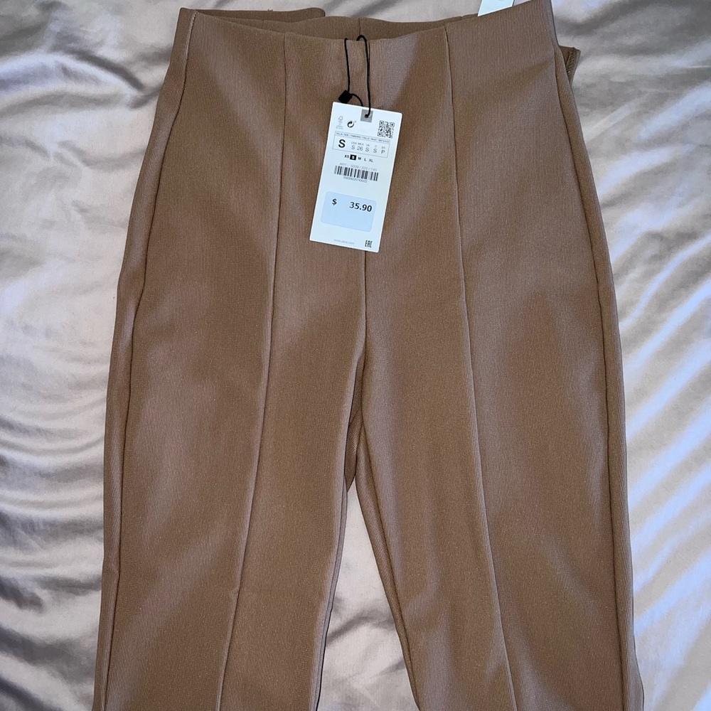 Selling this small tan Zara pants
